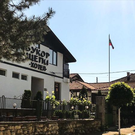 Guest House Bukor Shtepi Mandrica 외부 사진