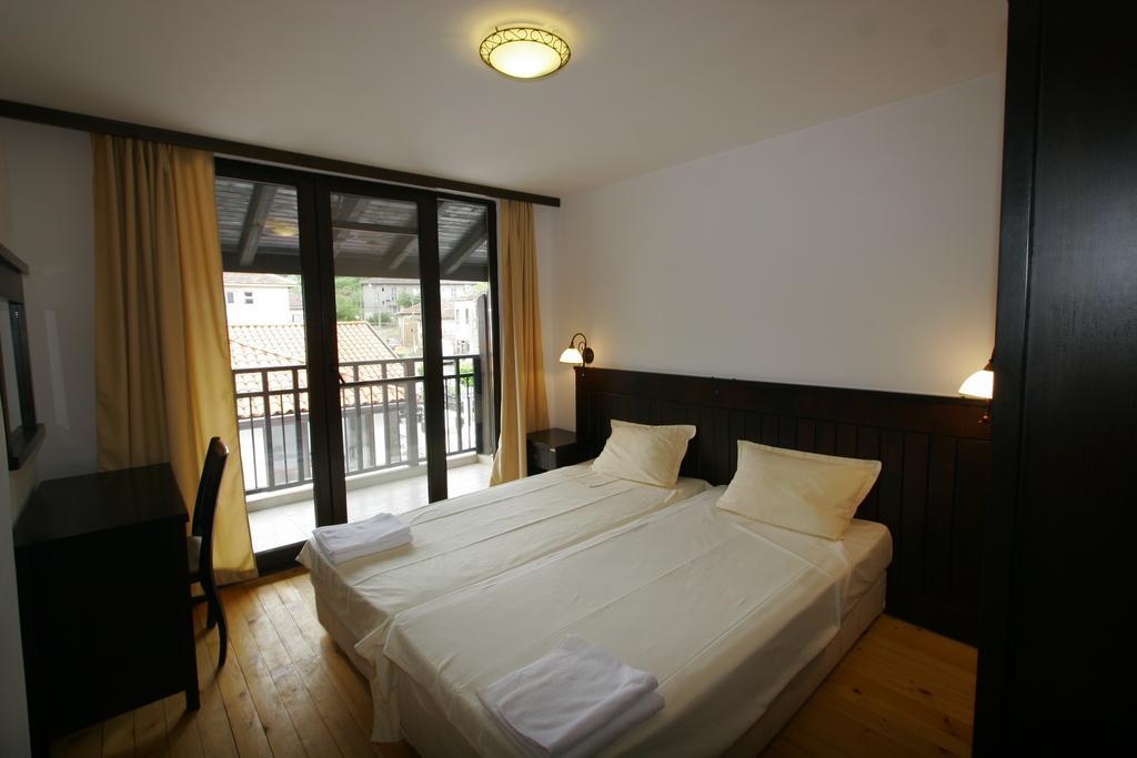 Guest House Bukor Shtepi Mandrica 외부 사진