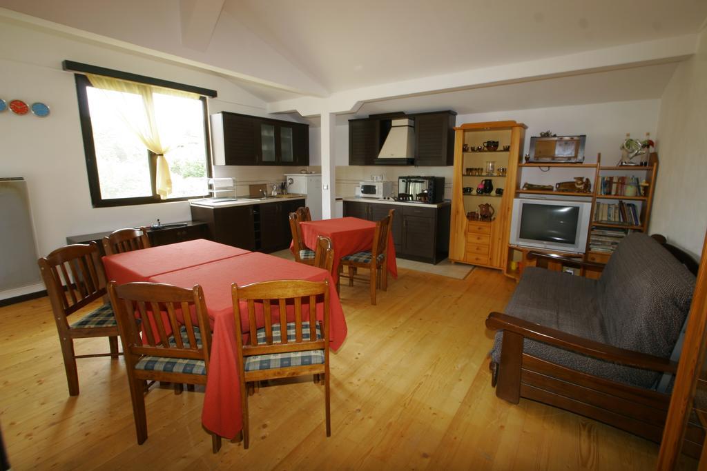 Guest House Bukor Shtepi Mandrica 외부 사진