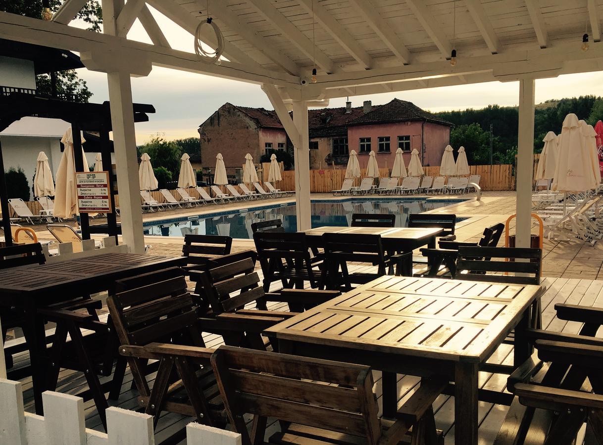 Guest House Bukor Shtepi Mandrica 외부 사진
