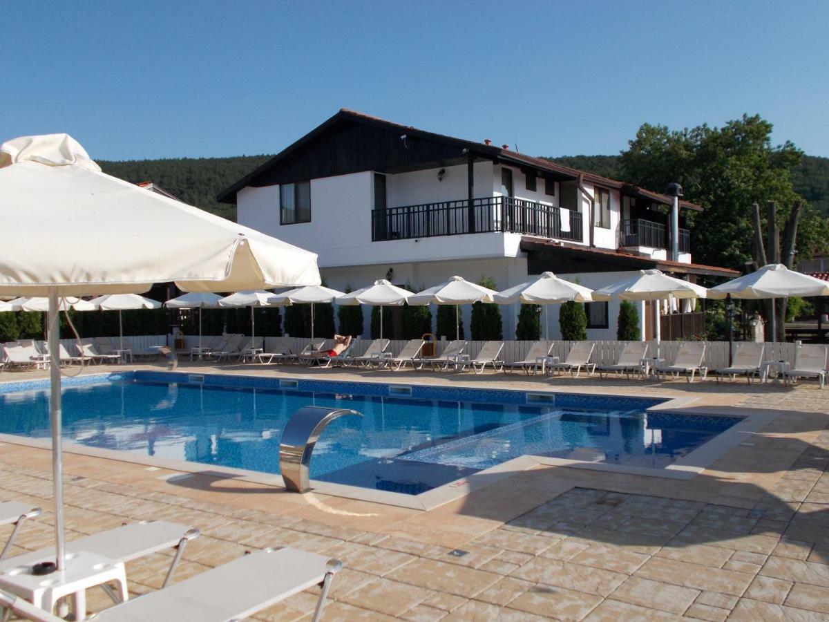 Guest House Bukor Shtepi Mandrica 외부 사진