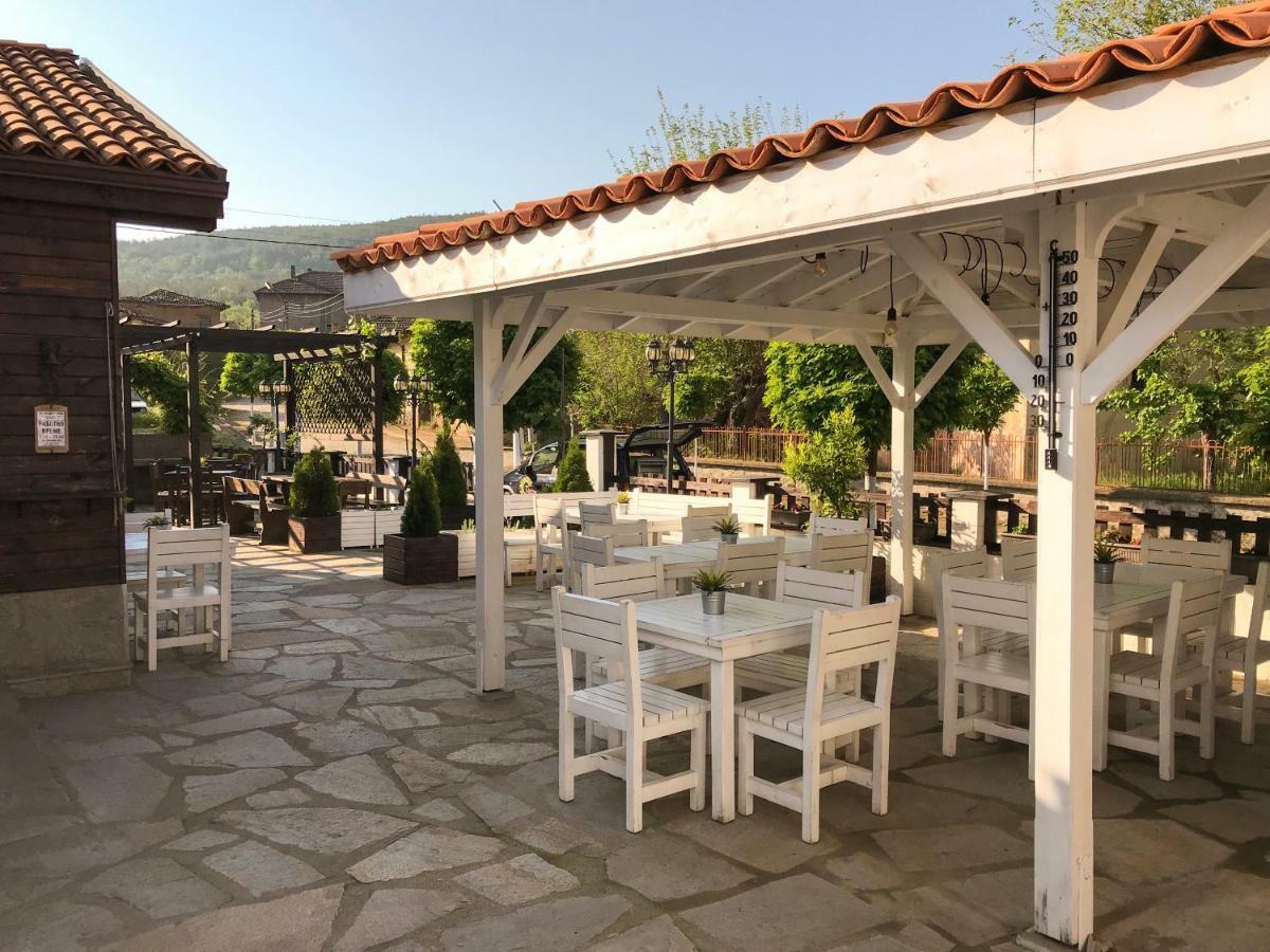 Guest House Bukor Shtepi Mandrica 외부 사진
