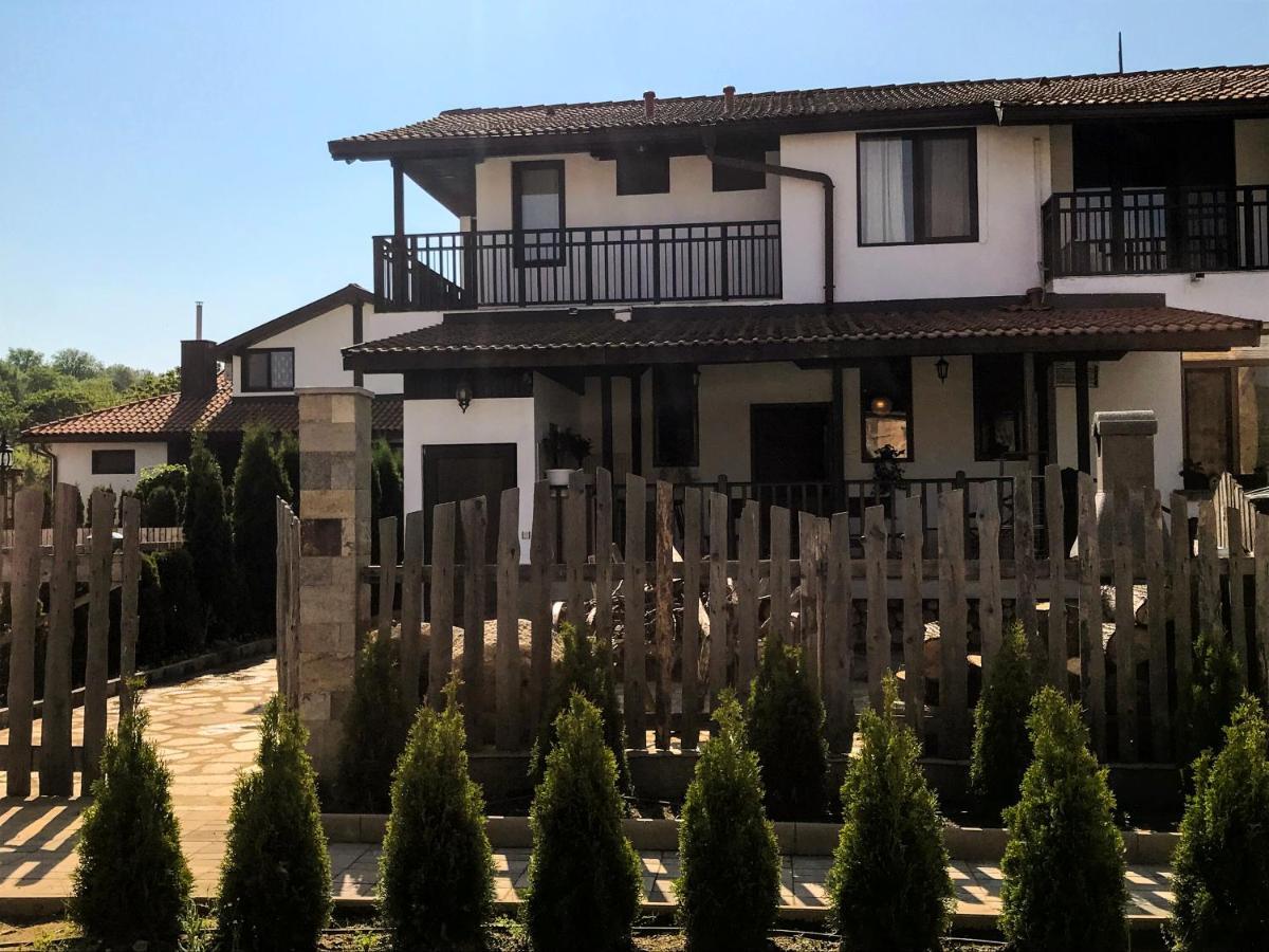Guest House Bukor Shtepi Mandrica 외부 사진