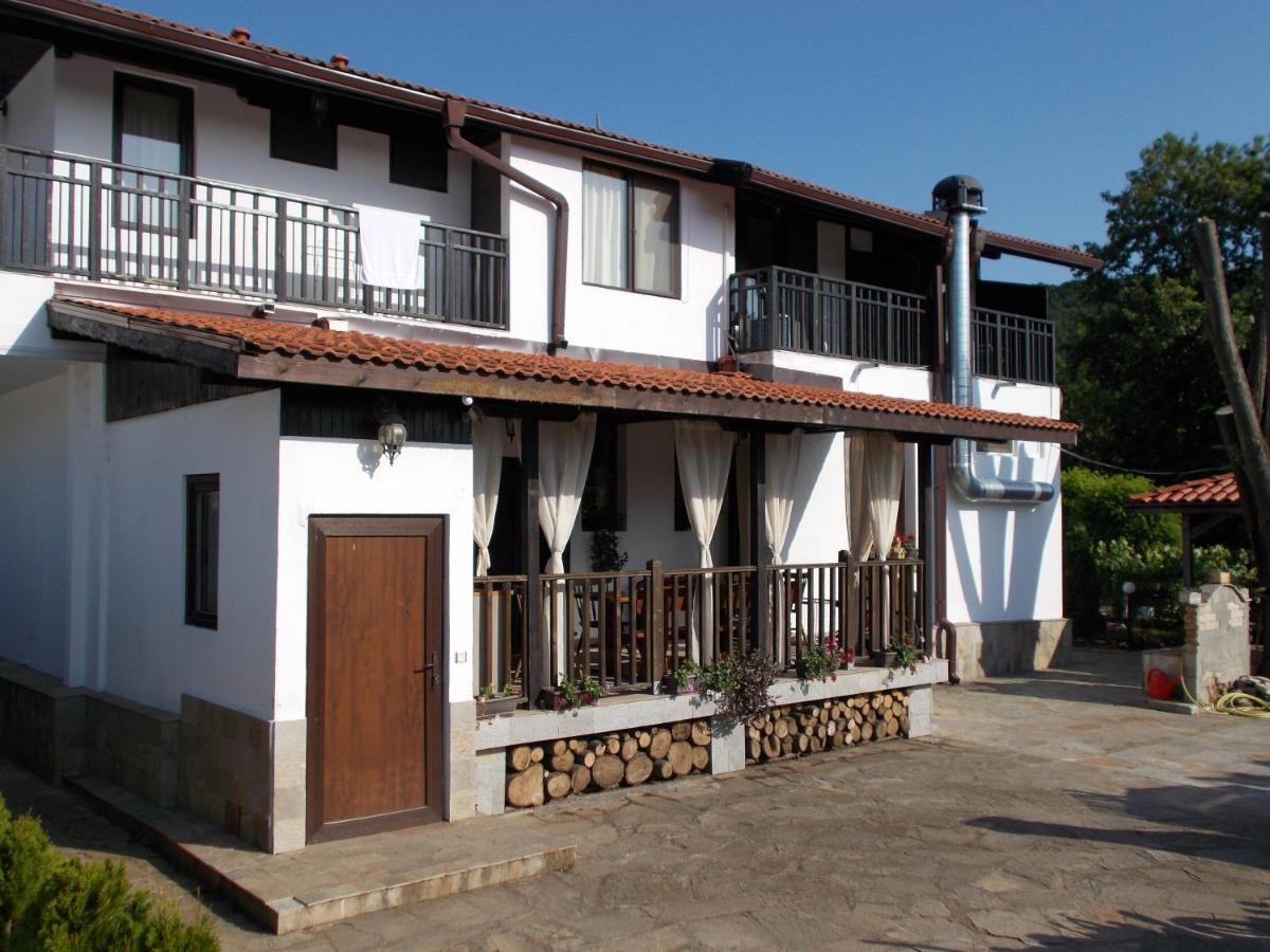 Guest House Bukor Shtepi Mandrica 외부 사진