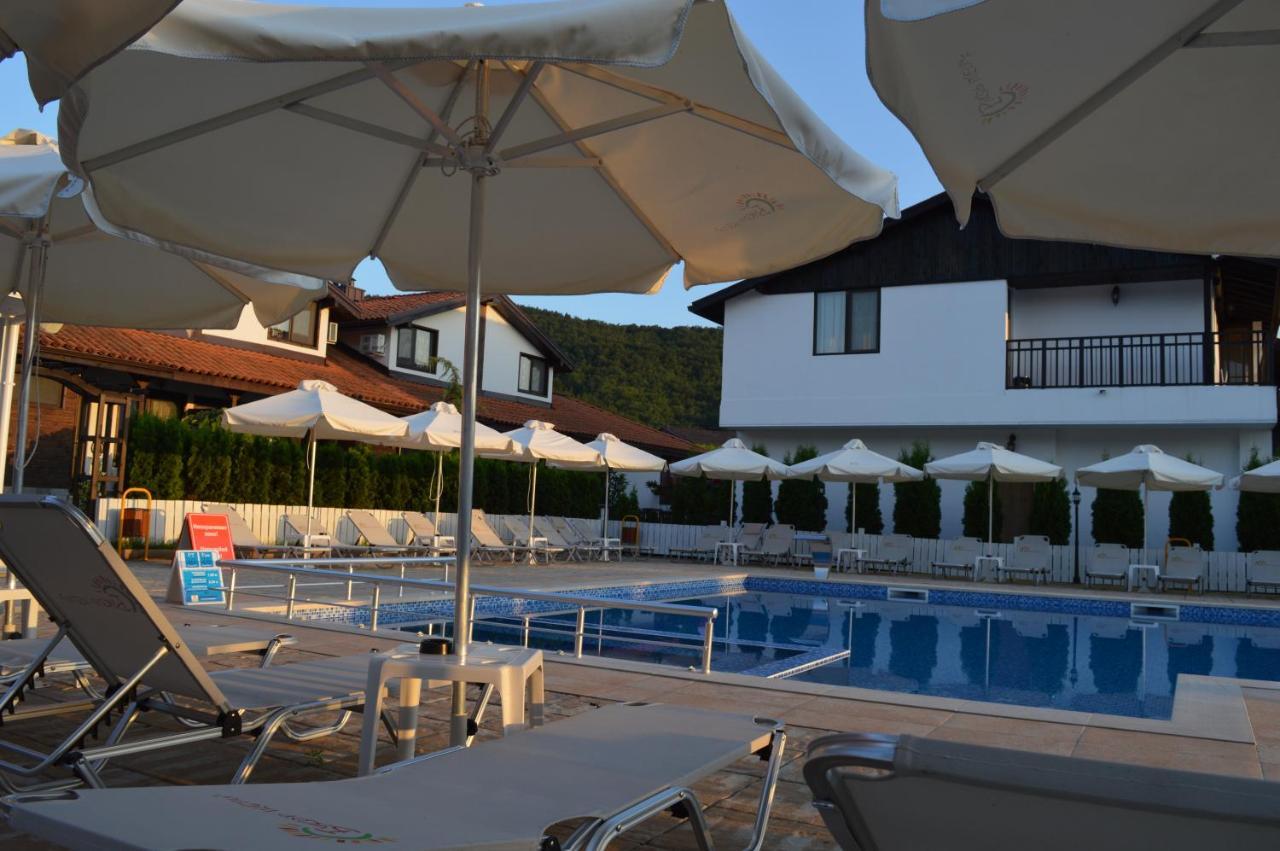 Guest House Bukor Shtepi Mandrica 외부 사진