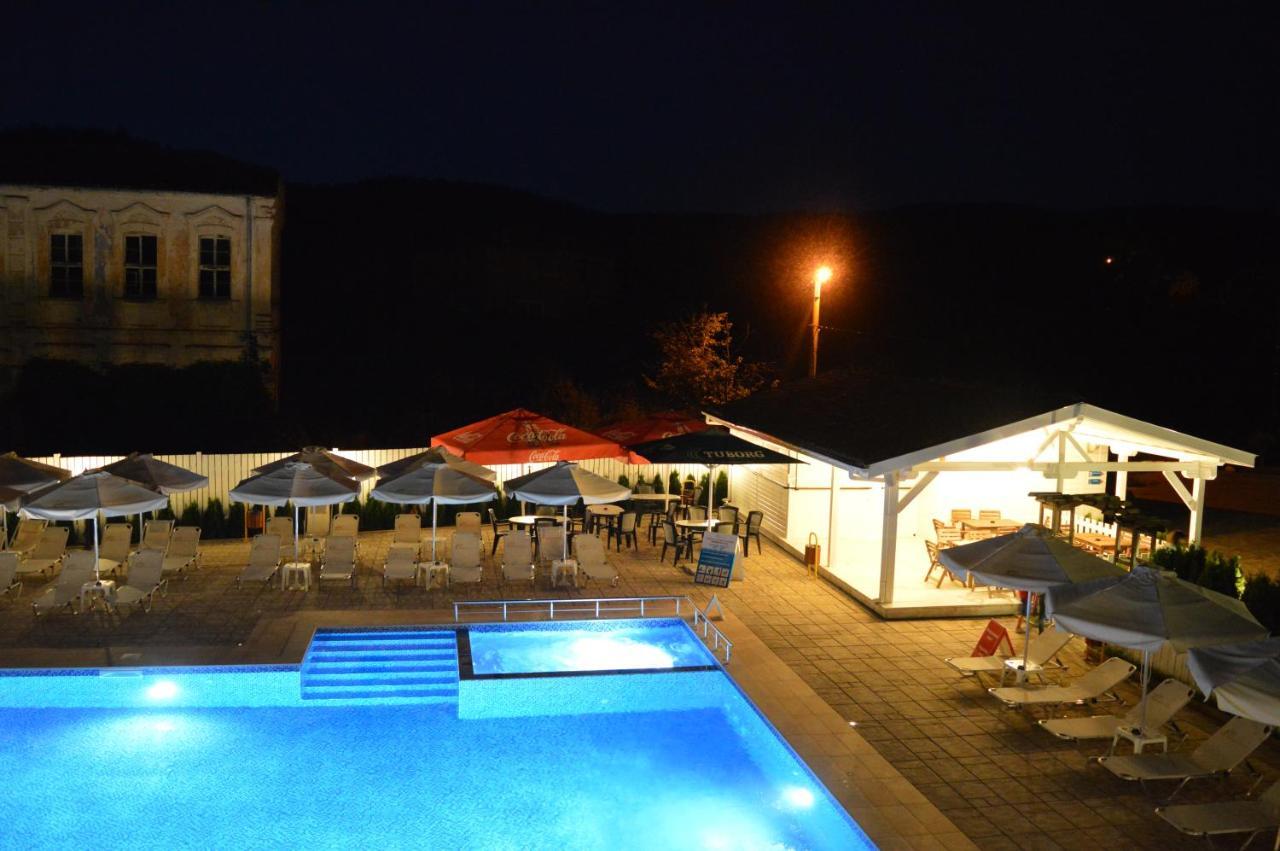 Guest House Bukor Shtepi Mandrica 외부 사진