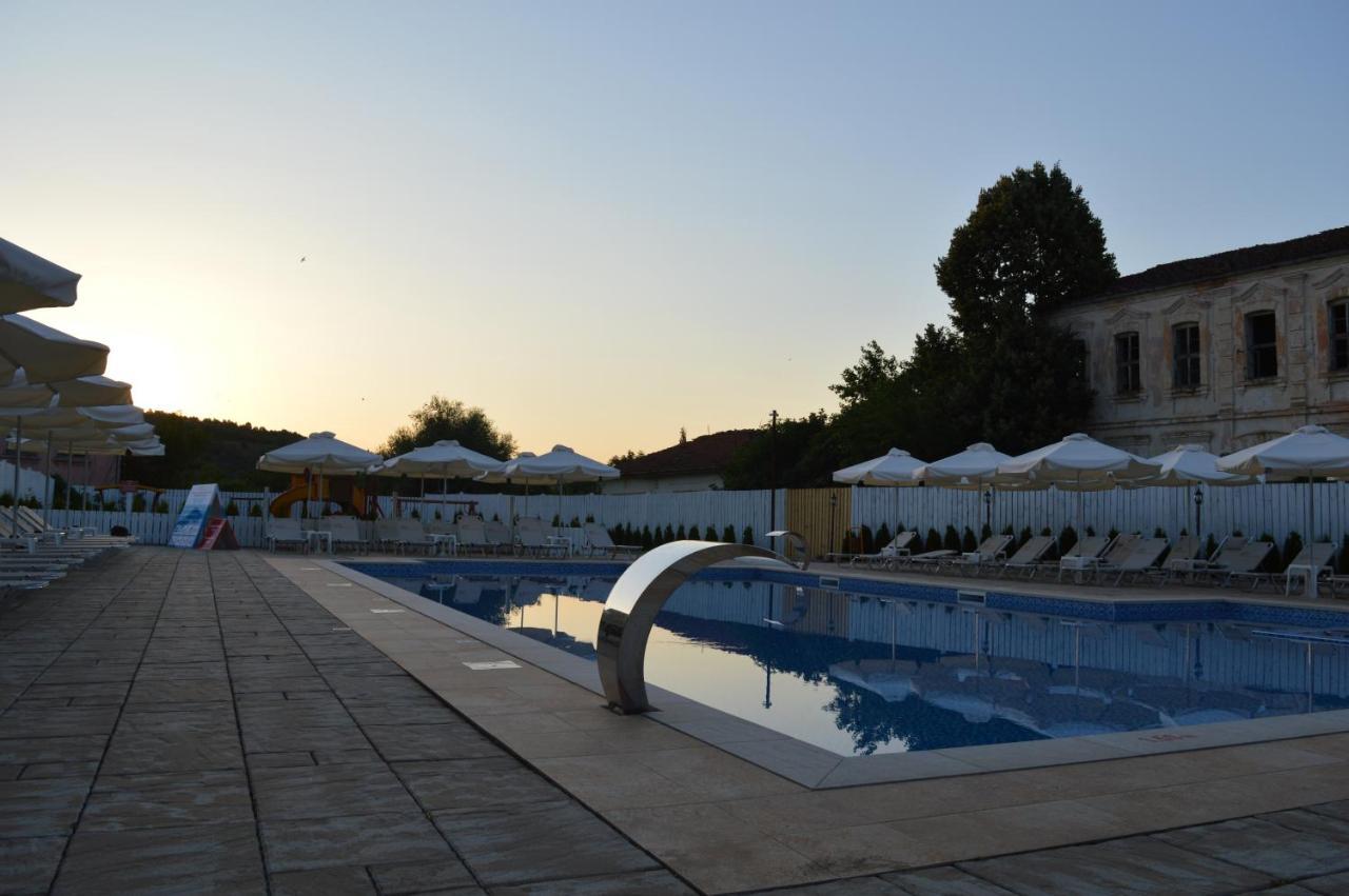 Guest House Bukor Shtepi Mandrica 외부 사진